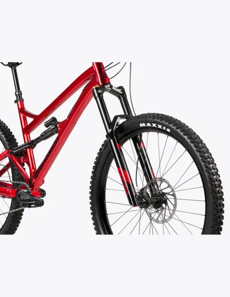Bicicleta de color rojo Dartmoor Blackbird Evo 29”