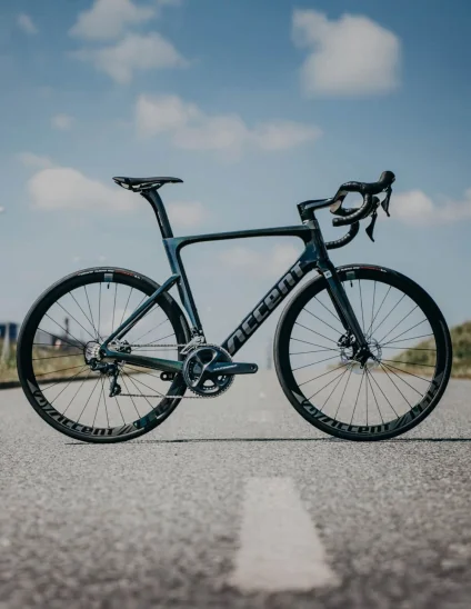 Bicicleta Accent Cyclone Disc Carbon 105 Di2 con certificación UCI