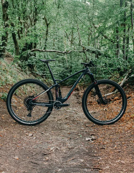 Bicicleta Accent Super Hero Carbon GX para down country