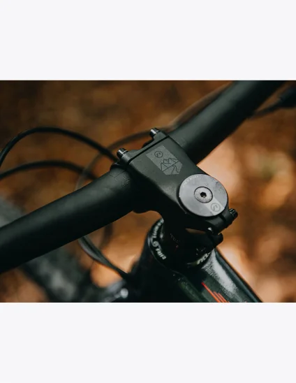 Bicicleta Accent Super Hero Carbon GX con potencia de 45mm