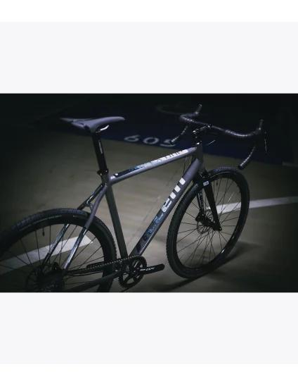 Bicicleta Accent CX-One Apex en color gris