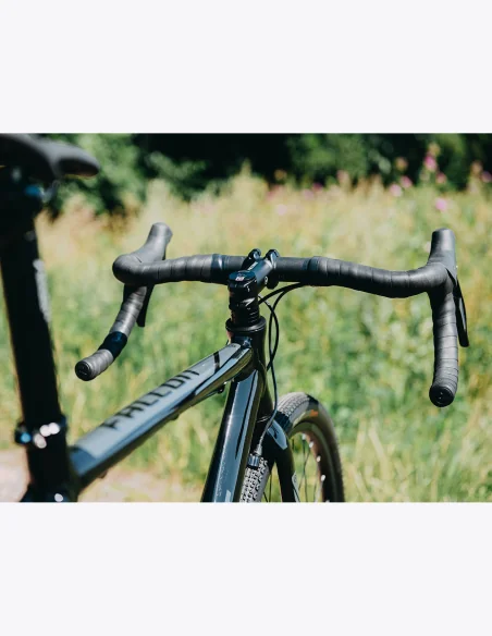 Acheter en ligne Vélo de gravel Accent Falcon Noir