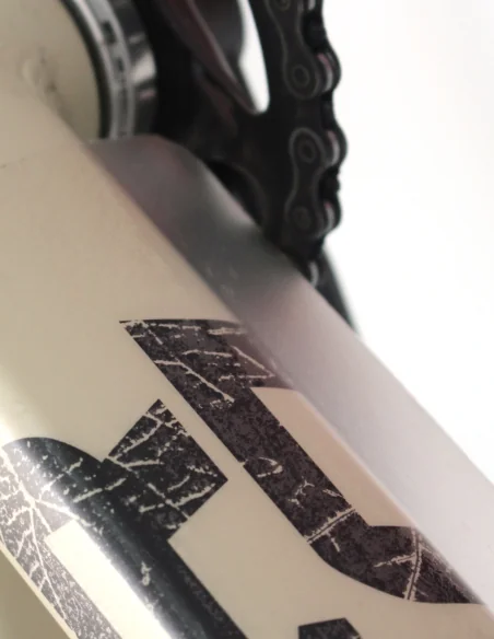 Vinyle de protection transparent mat pour vélos avec peinture mate