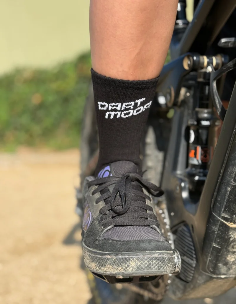 Calcetines Dartmoor Send It Bro en color negro. Calcetines para Dirt Jumpers, BMXers, Descenders y Freeriders. 2