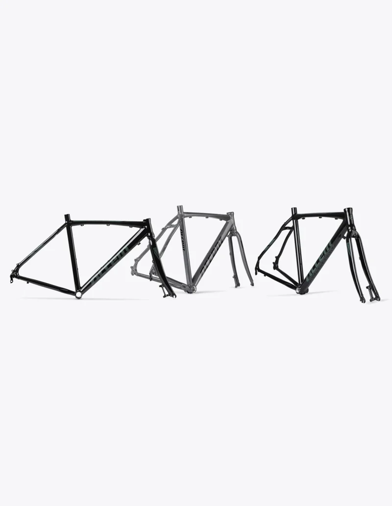 Cadre gravel Accent Falcon pas cher avec fourche et jeu de direction inclus.