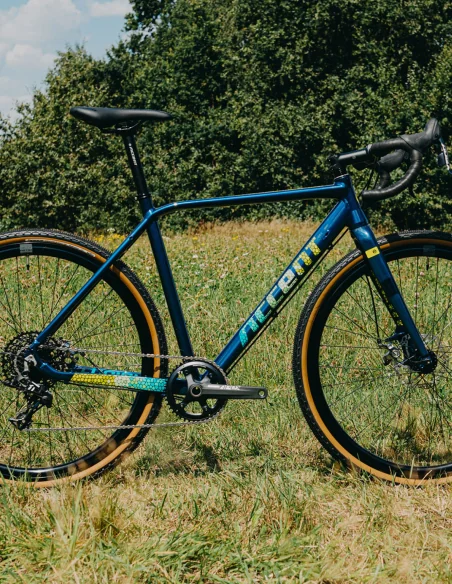 Acheter en ligne le Cadre Accent Furious Blue Pave + Fourche + Direction en couleur bleue