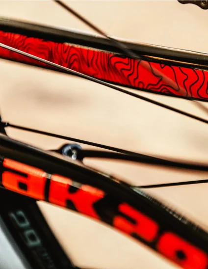 Détails du cadre Accent Peak Boost Noir/Rouge