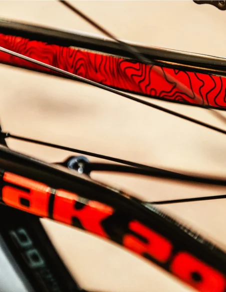 Détails du cadre Accent Peak Boost Noir/Rouge