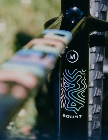 foto detallada del cuadro Accent Peak Carbon Boost black magic en talla M
