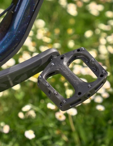 Pedales Dartmoor Drift montados en la bici