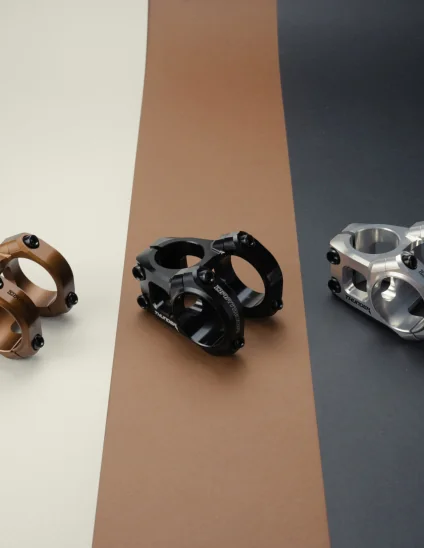 Potence Dartmoor Thunder dans les 3 couleurs disponibles