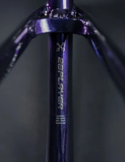 detalles parte trasera Cuadro Dartmoor Two6player Pro color azul cósmico