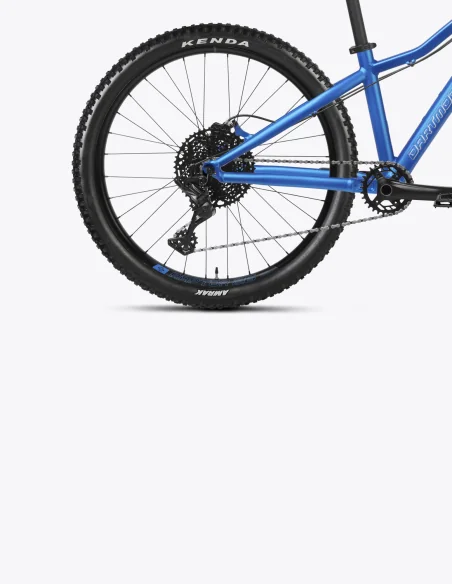 Vélo VTT Dartmoor Sparrow Junior 27.5/26 de couleur bleu et argent avec roue arrière de 26"