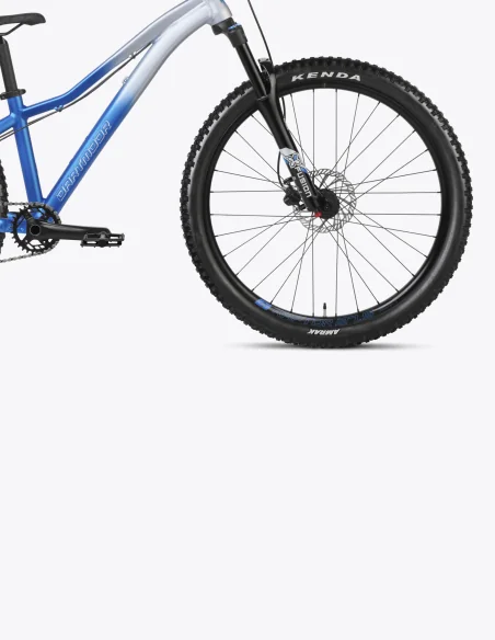 Vélo VTT Dartmoor Sparrow Junior 27.5/26 de couleur bleu et argent avec fourche X-Fusion RC32