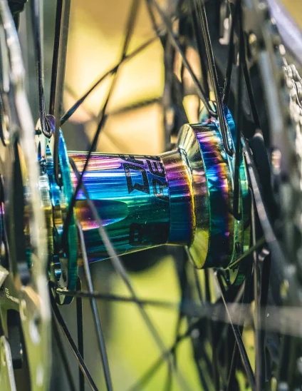 Moyeu coloris Petrol du VTT Dartmoor Rocbird Enduro Pro XT Di2