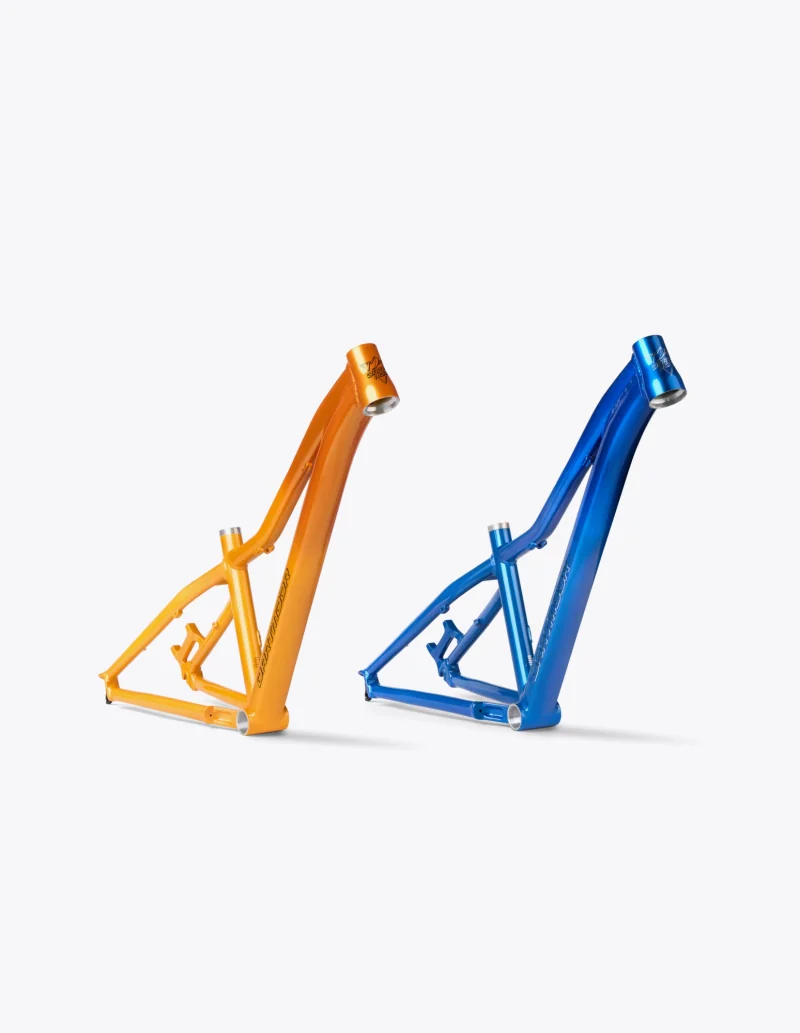 Cadre Dartmoor Sparrow Junior 26”/24” en coloris orange et bleu