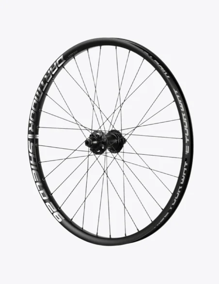 Rueda Trasera Dartmoor Shield 26” con las letras en color plata