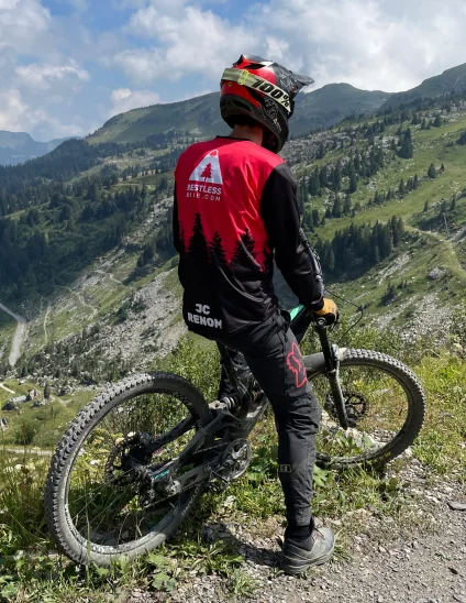 t shirt vtt descente manches longues | Restless Bike | couleur rouge