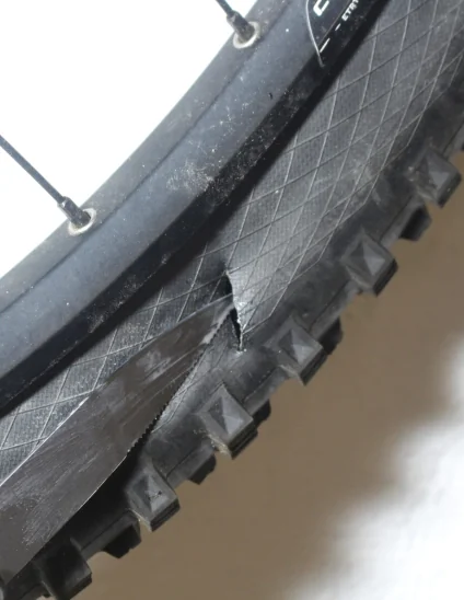 reparar corte cubierta mtb - Restless Bike