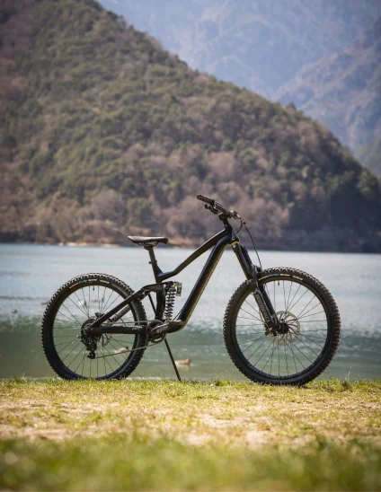 Dartmoor Thunderbird FR EVO color negro