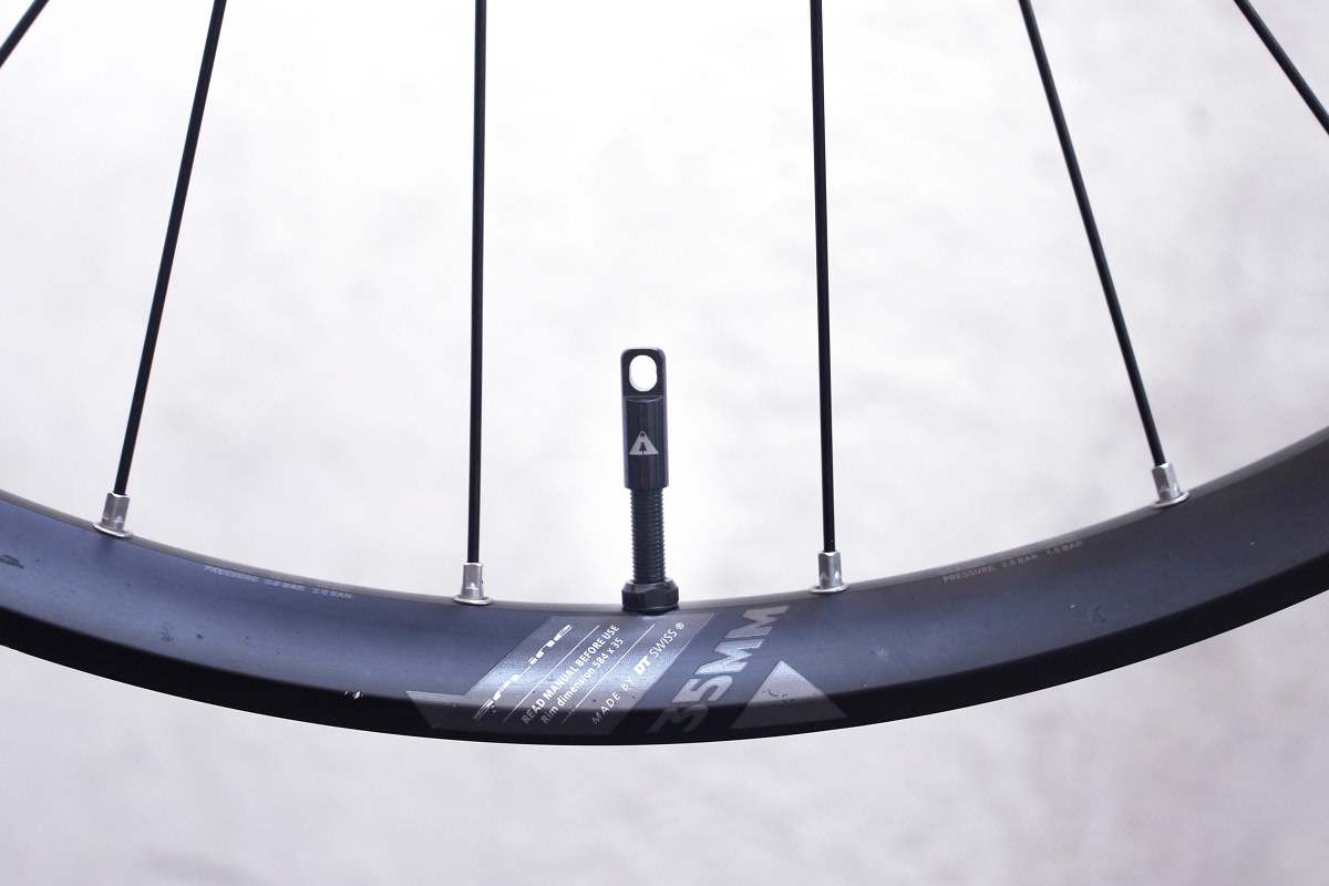 kit tubeless velo avec tubeless valve